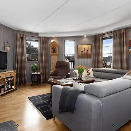 Stylish Ski-in Ski-out With Sauna & Fjord View Apartment Orpen